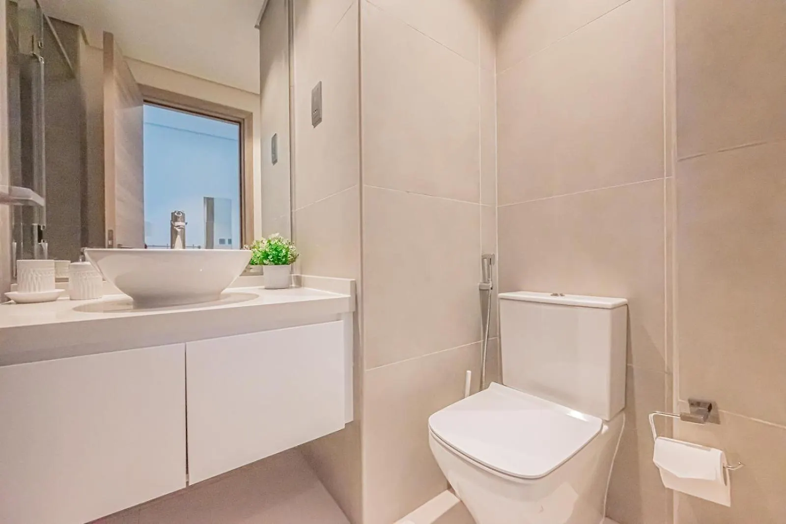 Cozy Marina Studio-Walk To Beach, Shops & Dining Dubaj